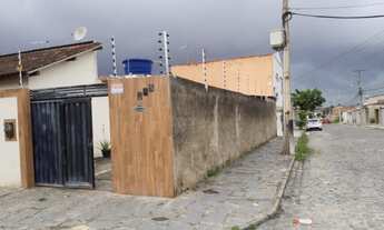 Imagem 5: Casa de esquina com excelente no lacalização no Bairro do cruzeiro