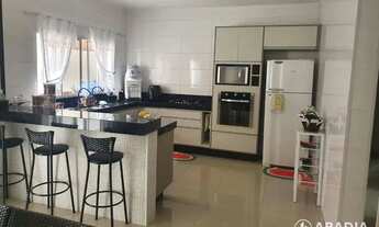 Imagem: Casa com 3 dormitórios à venda, 210 m²