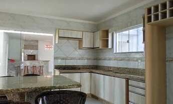 Imagem: Casa à venda, 2 quartos, 1 suíte, 6 vagas