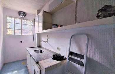 Imagem 7: Sobrado com três pavimentos - 2 dormitórios - 1 banheiro - 1 vaga - VL. Romana - SP