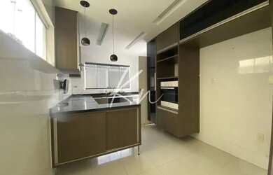 Imagem 6: Casa triplex 250m2 com 4 suítes no Condomínio Terra América