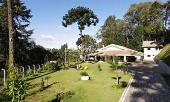 Imagem 1: Linda Casa Térrea à Venda com Preço de Oportunidade na Região de Capivari - Campos do Jord