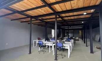 Imagem 4: Alugo Galpão / depósito com 5 vagas na garagem