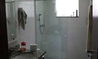 Imagem 4: Casa de condomínio para venda possui 251 metros quadrados com 5 quartos