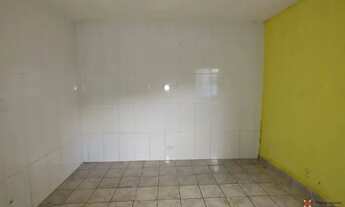 Imagem 4: CASA CONSERVADA COM 01 DORMITÓRIO, SALA, COZINHA AZULEJADA, BANHEIRO, ÁREA DE SERVIÇO E QU