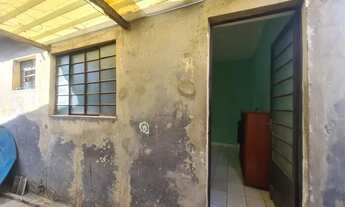 Imagem 4: ALUGO CASA NOS FUNDOS