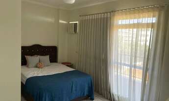 Imagem 7: Excelente Apto - 2 Quartos (sendo 1 Suíte) - Varanda - 2 Vagas Carro - Frente - Mobiliado