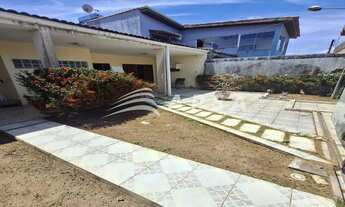 Imagem 3: CASA AMPLA COM MAIS DE 200M² E DISPÕE DE DUAS VAGAS DE GARAGEM, SENDO UMA COBERTA, ALÉM DE