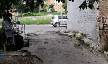 Imagem 3: DUAS CASAS DE DOIS QUARTOS CADA E UMA QUITINETE NA AV DR EUGENIO BORGES 2002