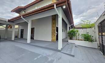 Imagem 3: Imóvel de luxo à venda em Peruíbe-SP: Casa com 6 quartos, 5 suítes, 3 salas e mais! Confir