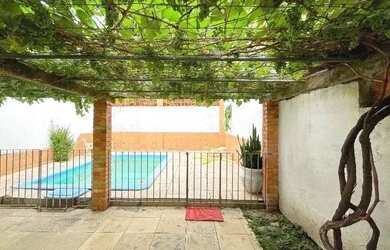 Imagem 2: Casa com 4 Quartos e 3 banheiros de 223 m², perto da PUC à venda por R$ 697.000