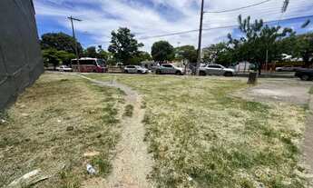 Imagem: Aluga-se lote-em frente à praça da feirinha