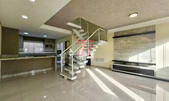 Imagem 2: Sobrado com 3 dormitórios para vender ou alugar no bairro Pinheirinho