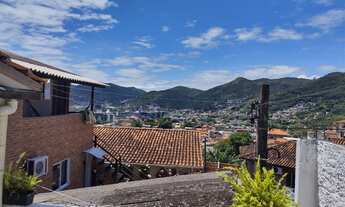 Imagem: Casa com SUPER estrutura no Monte Verde