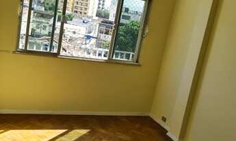 Imagem 4: Apto com ampla sla, 2 qtos bh,social, coz. com armários, área de serv,Dep compl garagem