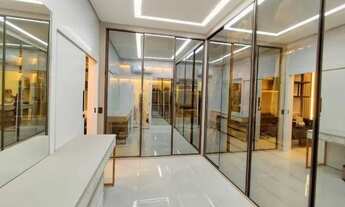 Imagem 7: Casa com três dormitórios sendo os três suítes - 328m²