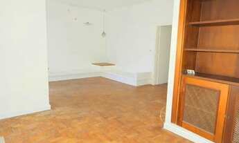 Imagem 2: Praia de Pitangueiras, 02 dormitórios, prédio frente ao mar