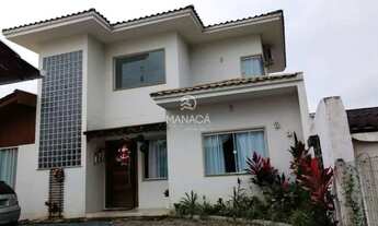 Imagem: Duas Lindas Casas a venda no Centro de Balneário