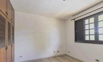 Imagem 5: Sobrado para aluguel possui 120 metros quadrados com 3 quartos em Água Verde - Curitiba