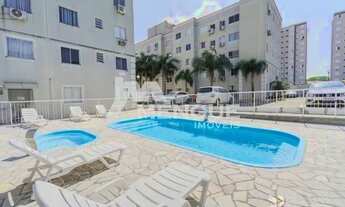 Imagem 2: Aluga-se apartamento com 2 dormitórios e 1 vaga em condomínio no bairro São Sebastião em P