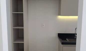 Imagem 5: Apartamento 02 quartos, 01 suíte, móveis planejados na cozinha