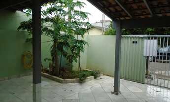 Imagem 3: Casa para venda possui 70 metros quadrados com 2 quartos em Jardim Vale Azul - Londrina