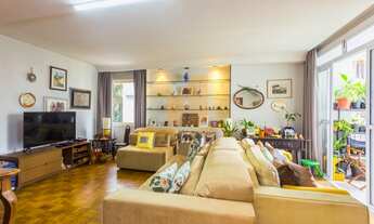 Imagem 2: Apartamento com varanda, 216 m2 e duasvagas, excelente localização, próximo ao Shopping e