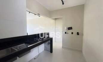 Imagem 5: Apartamento de 2 quartos completamente reformado a 1 quarteirão da T-63