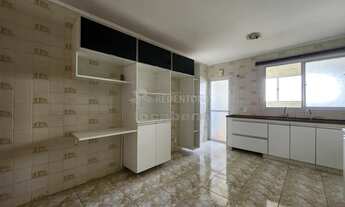 Imagem 4: Centro - Apartamento com 03 dormitórios com armários e sacadas