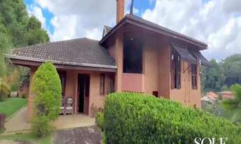 Imagem: Casa de Alto Padrão de Frente para o Lago