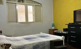 Imagem 3: Casa para venda com 220 metros quadrados com 3 quartos