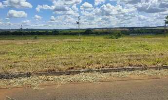 Imagem 3: OPORTUNIDADE ÚNICA! LOTE NA OURO VERDE COM INFRAESTRUTURA COMPLETA - PRONTO PARA CONSTRUIR