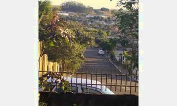 Imagem 2: Encantadora Casa à Venda em Kaloré - Localização Privilegiada