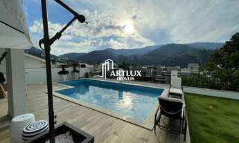 Imagem 2: Casa para Venda em Balneário Camboriú, Centro, 5 dormitórios, 4 suítes, 5 banheiros, 4 vag