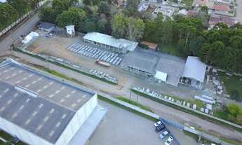 Imagem 2: Terreno ao lado da Renault