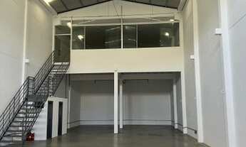 Imagem 2: Depósito - Pavilhao aluguel 360 metros ja com energia solar