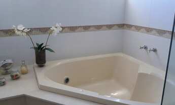 Imagem 7: Casa Alto Padrão com Piscina na Região Central - Apucarana - PR