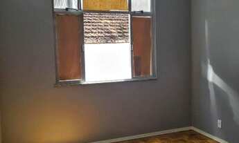 Imagem 6: Apartamento todo reformado, 2 quartos com armários, sala, varandão fechada, banheiro socia