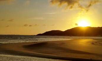 Imagem 1: Numa das melhores regiões em Ubatuba e vista permanente para o mar, esse sobrado irá te su