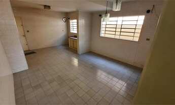 Imagem 4: Sobrado em excelente localização. Está a poucos minutos de vários metrôs e shopping center