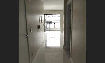 Imagem 6: Apartamento no centro de Camboriu com 2 dormitorios sendo 1 suite, sacada com churrasqueir