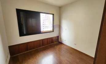 Imagem 4: Apartamento em ótimo estado com 2 dormitórios, 2 vagas e varanda no Jd. Paulista