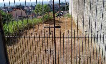 Imagem 5: CASA E TERRENO Casa com 2 dormitórios