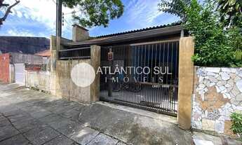 Imagem: Casa à venda, com 03 dormitórios Centro