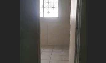 Imagem 6: Apartamento com 3 Quarto(s) e 2 banheiro(s) para Alugar, 80 m² por R$ 750 / Mês