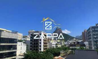 Imagem 1: Três quartos com duas vagas no Leblon