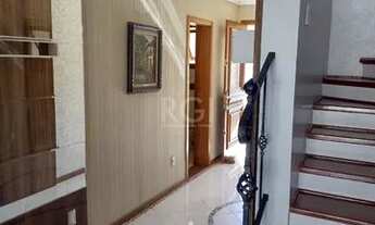 Imagem 2: Casa para Venda - 335m², 5 dormitórios, sendo 1 suites, 4 vagas - Moinhos de Vento