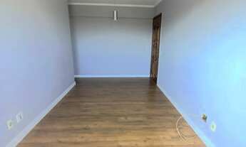 Imagem 2: Apartamento com 2 dois dormitórios, 1 vaga, Reformado, com armários na Vila Mangalot