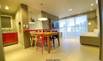 Imagem 2: Flat alto padrão, finamente mobiliado, ótima localização