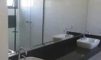 Imagem 5: Paraíso Residencial: Sobrado Novo com 3 Suítes, SPA e Garagem para 4 Carros!